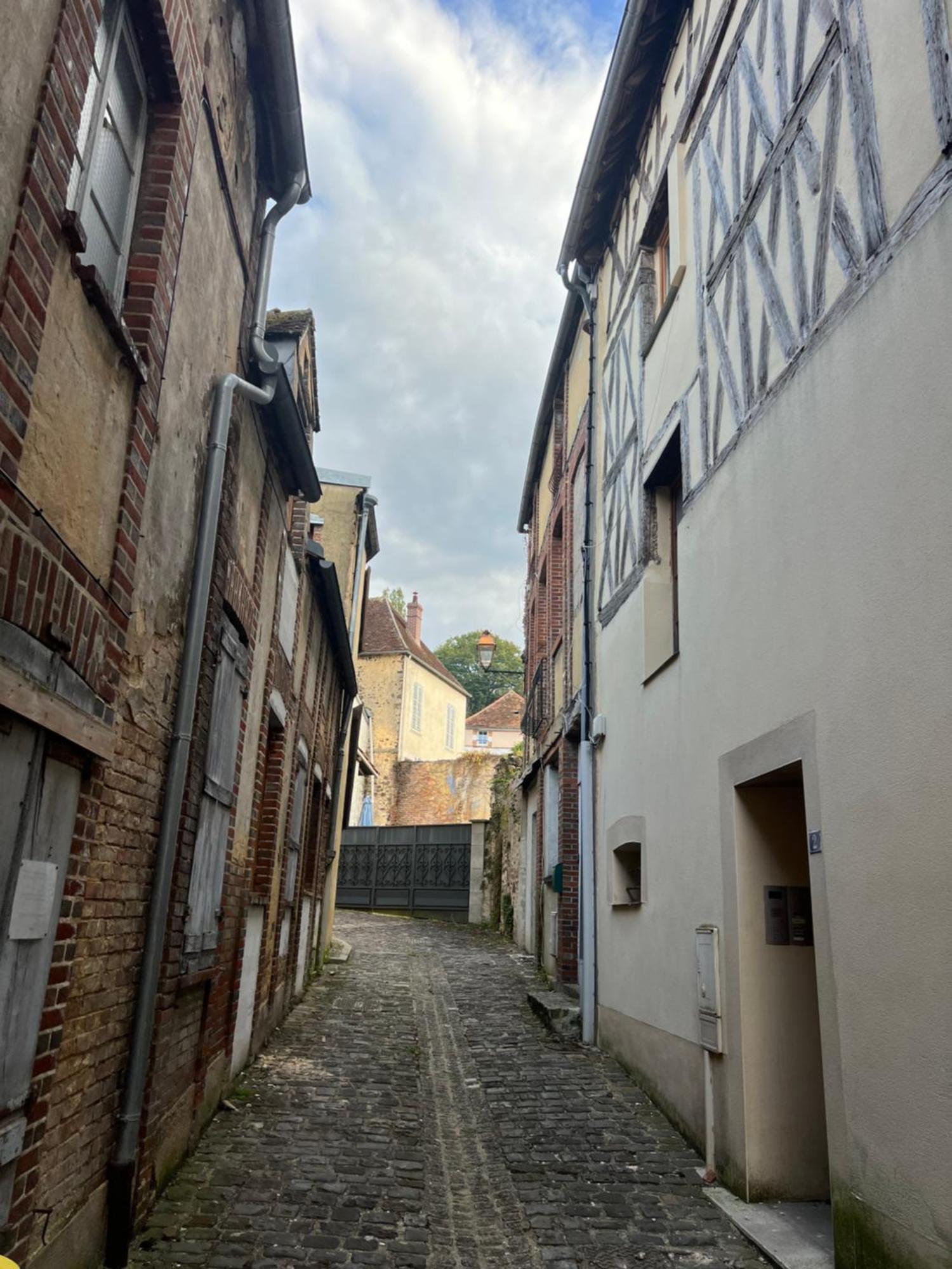 Toucy Le Citadin Bourguignon 게스트하우스 외부 사진